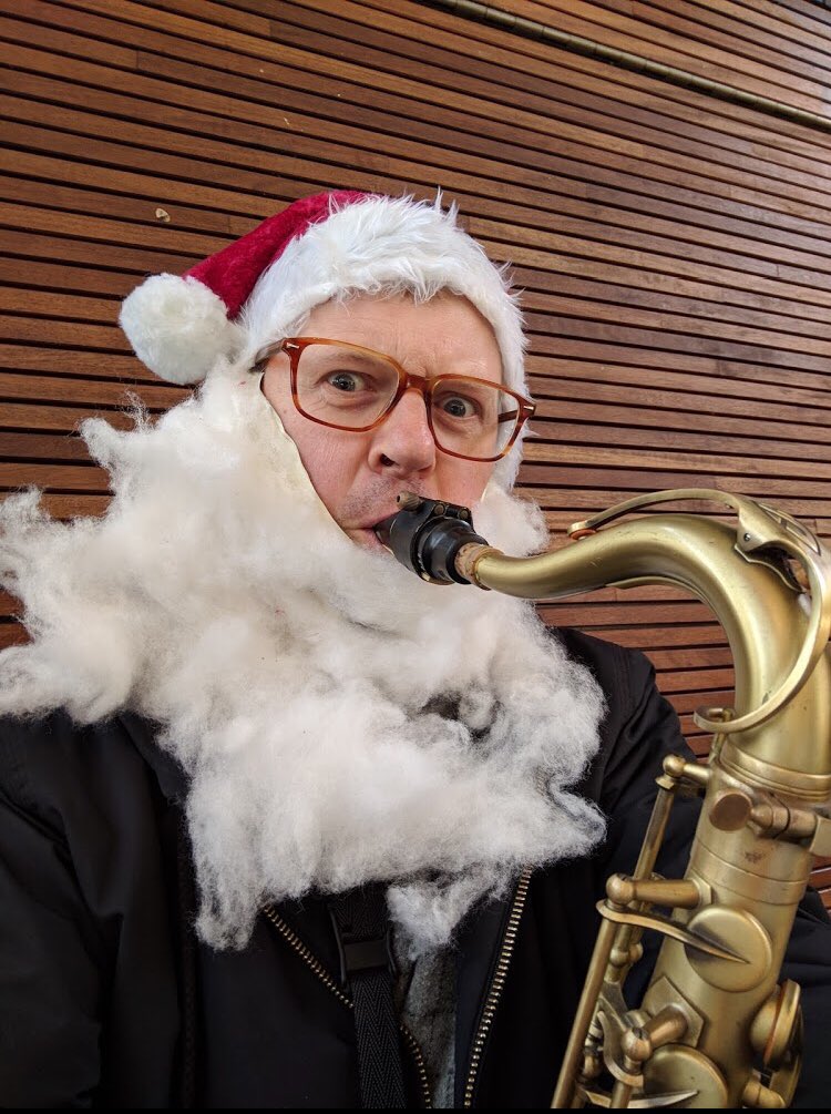 KGhornstars's tweet image. It’s time to meet the band, King Groovy and the Hornstars
Paul plays: baritone sax, or soprano when giving his back a rest
Paul likes: the feeling of killing it in a dead tight horn section
Paul doesn't like: working on Christmas music in September
#meettheband #baritonesax