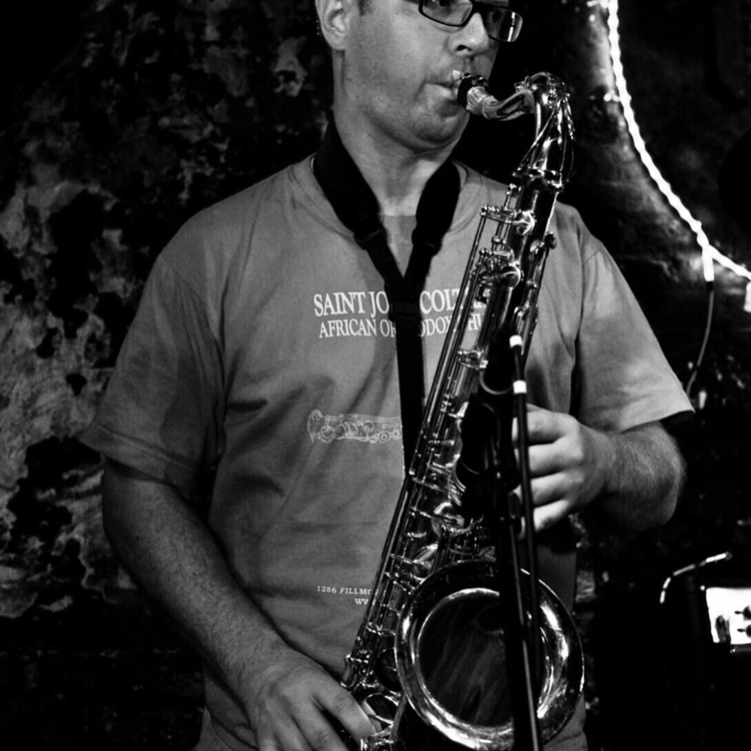 KGhornstars's tweet image. It’s time to meet the band, King Groovy and the Hornstars
Paul plays: baritone sax, or soprano when giving his back a rest
Paul likes: the feeling of killing it in a dead tight horn section
Paul doesn't like: working on Christmas music in September
#meettheband #baritonesax