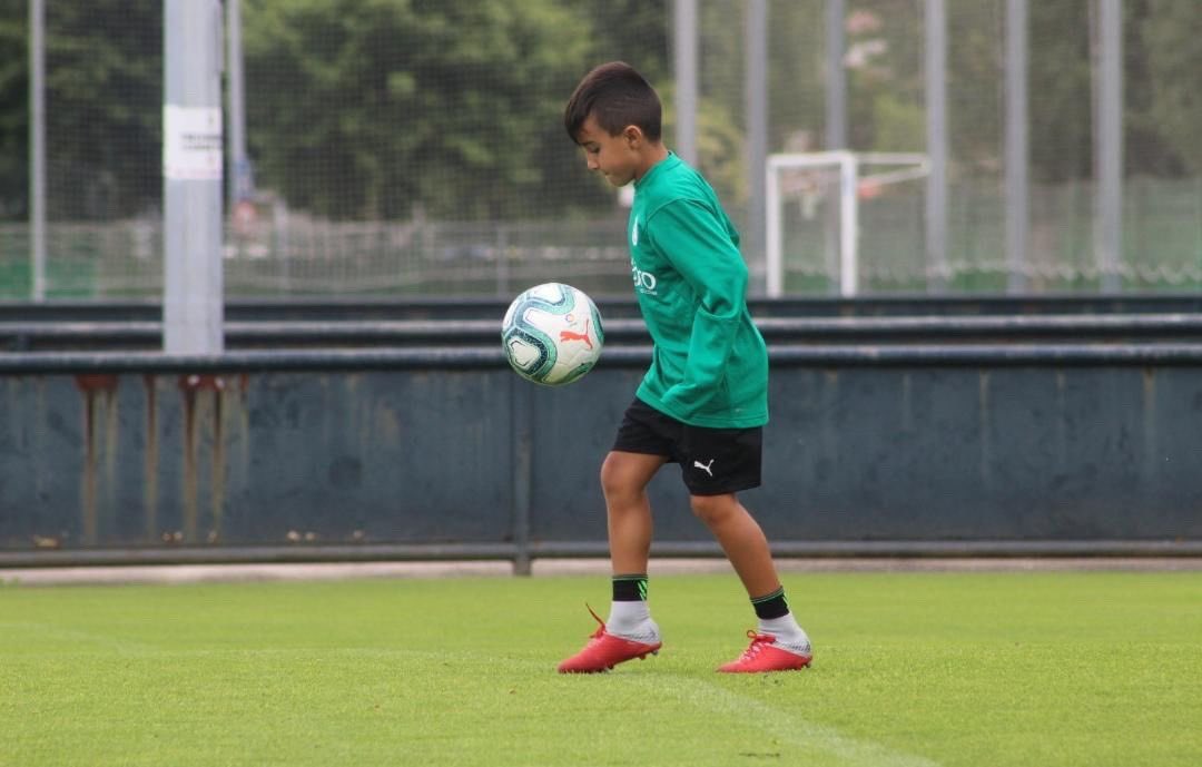 BarralOliver's tweet photo. En el campus del Racing de Santander disfrutando del fútbol ⚽️ https://t.co/9rcPGYLI63