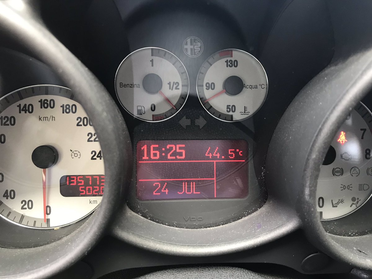 debiebhoorn's tweet image. 