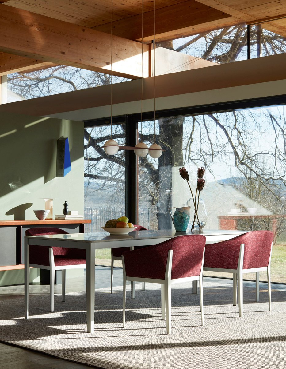 A Villa and its Garden: dining during long summer evenings. #TheCassinaPerspective

Photo credits: DePasquale + Maffini