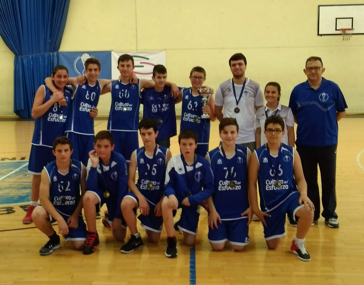 ¡DOS CAMPEONATOS INFANTIL IR 2ª Zonal SEGUIDOS! ¡Dos años maravillosos, llegando a jugar fases de ascenso de categoría! #SomosEquipo #SomosCBSegorbe 

¡Esto significa formar parte del CB Segorbe!

¿A QUÉ ESPERAS A FORMAR PARTE DEL CLUB BALONCESTO SEGORBE? 💙🏀