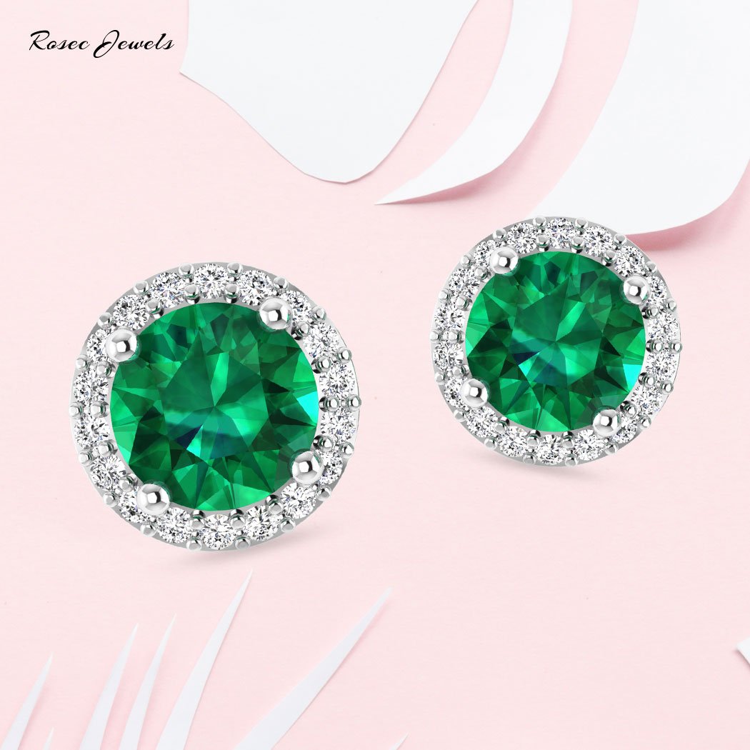 As gifts provide this Earrings set subtlety and sweetness in gesture. Sparkle with Sheer Brilliance. #rosec  #jewellery #jewelry #diamondjewellery #goldjewellery #finejewelry #preciousjewelry #everydayjewellery #jewelrygram #earrings #diamonds #diamond #gemstonestuds #earrings