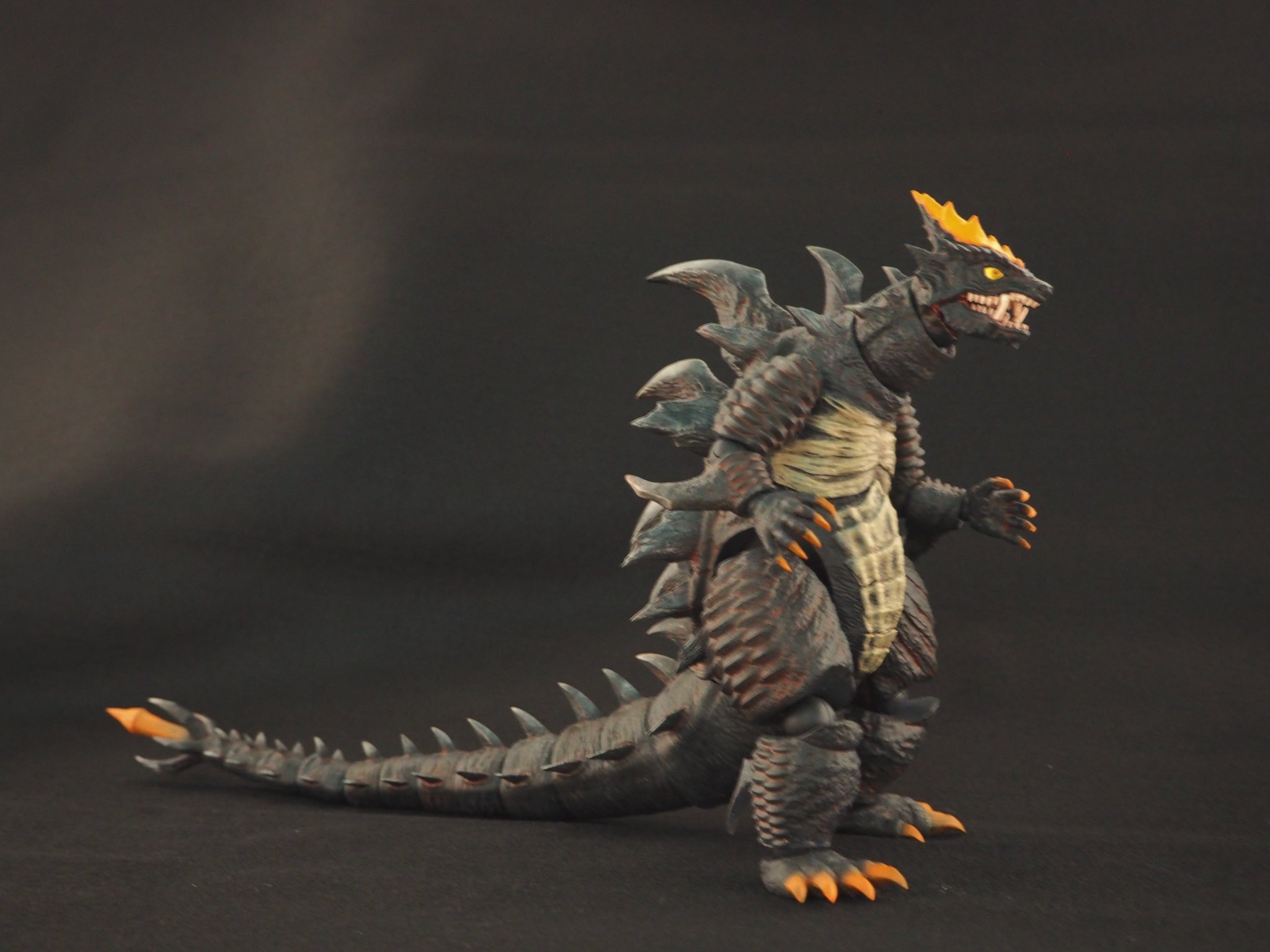 な*す様 レア！ガレージキット 完成品　マヤザウルス ミラーマン 怪獣 ワンフェ Amazon.com: Ultra Kaiju Series 186 Sphere Neomegas : Toys