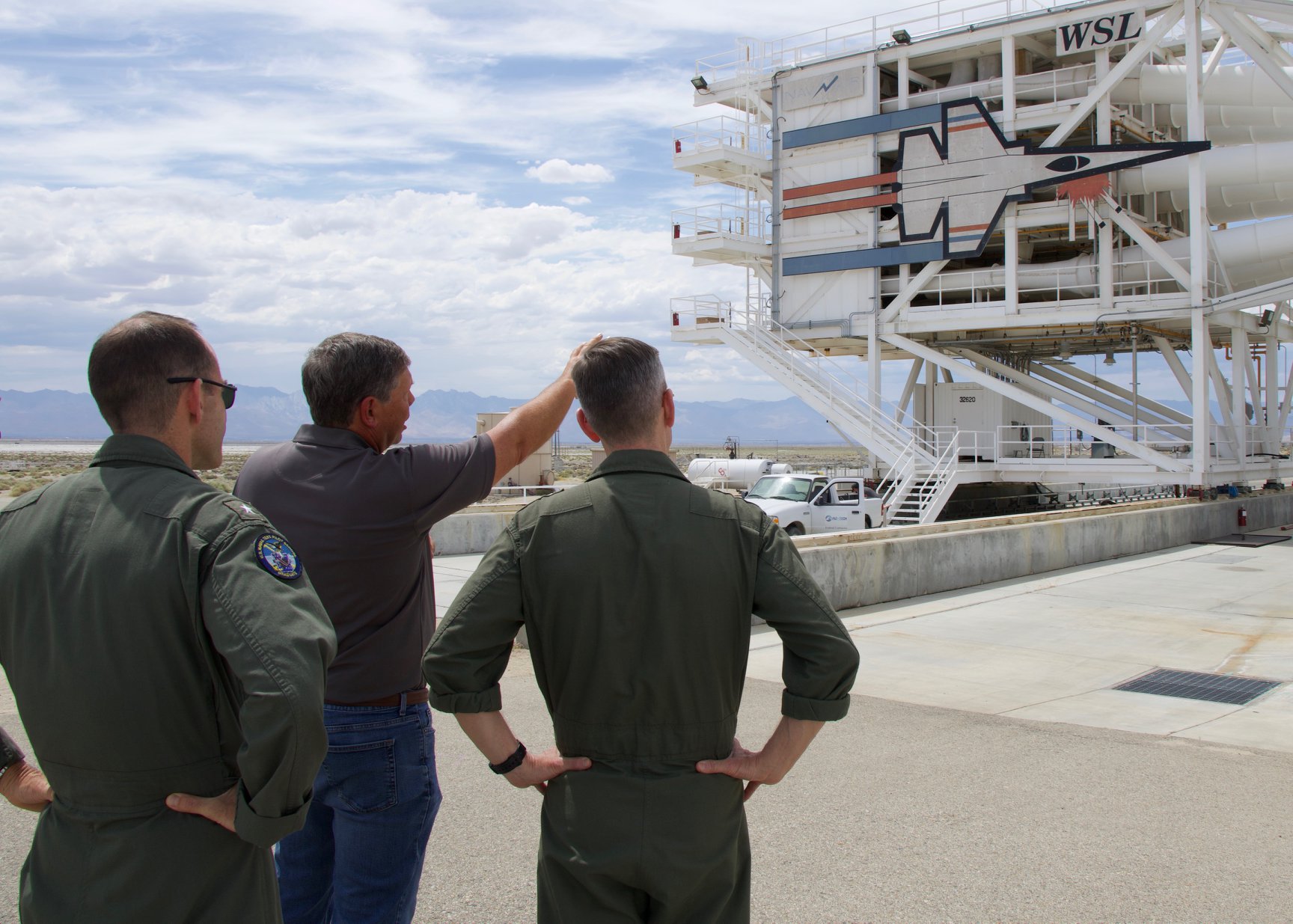 EAUhjaSXoAAdVfj.jpg:large