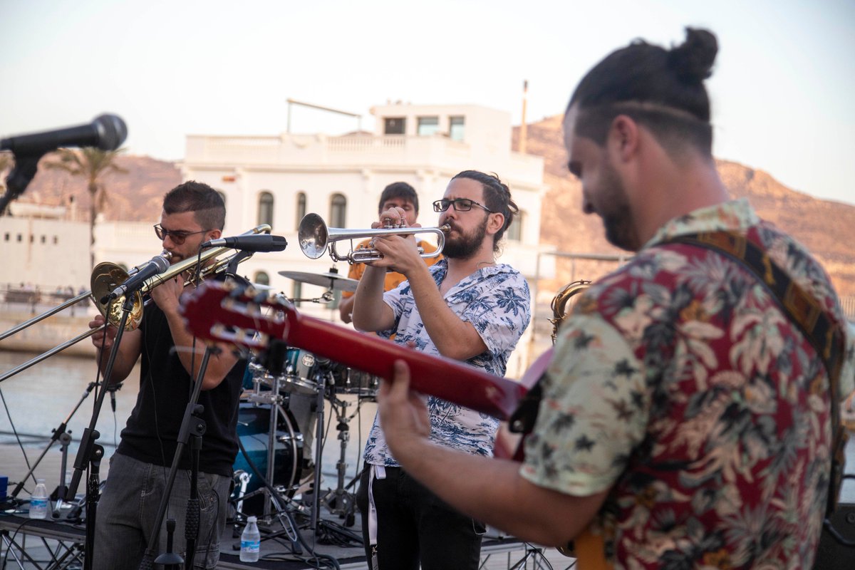 mardemusicasct's tweet photo. Miércoles 24 de julio en #LaMardeMusicas2019
@LaTribu29 #SomosdeAquí https://t.co/wHdnTaUSM2