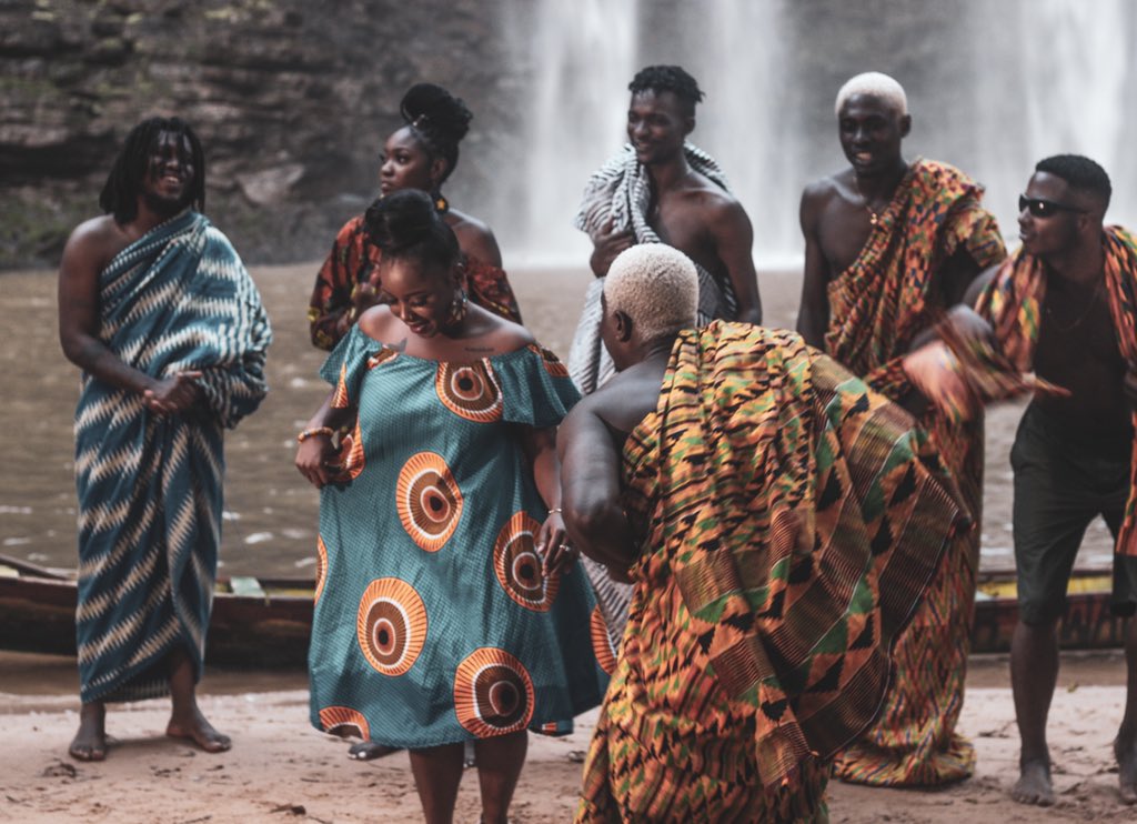 LaMemeGang's tweet photo. Official music video for REVEAL out now on YouTube. Keep streaming &amp; sharing 🤘🏿

https://t.co/Ai9FQHfMkq https://t.co/lVOf3yFEai