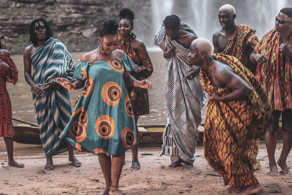 LaMemeGang's tweet photo. Official music video for REVEAL out now on YouTube. Keep streaming &amp; sharing 🤘🏿

https://t.co/Ai9FQHfMkq https://t.co/lVOf3yFEai