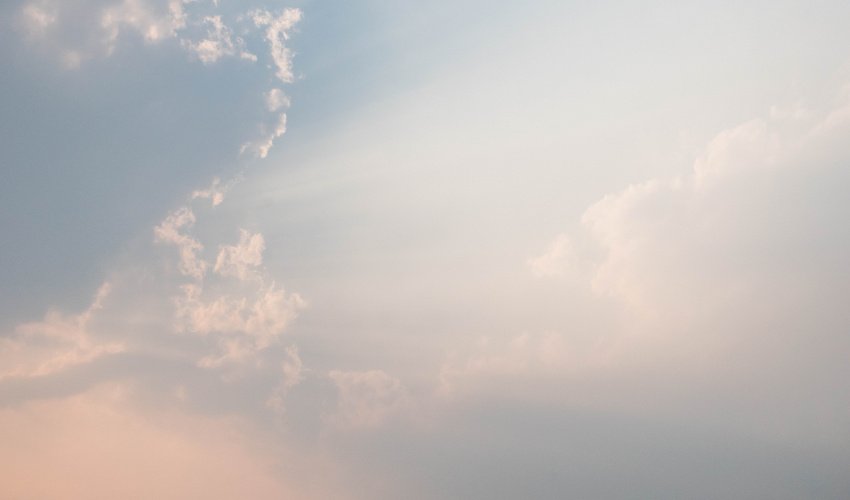 In sommige provincies geldt vandaag een #smogalarm. Maar wat is het precies en waarom is het gevaarlijk? Drie vragen en antwoorden: sevendays.nl/nieuws/smogala…