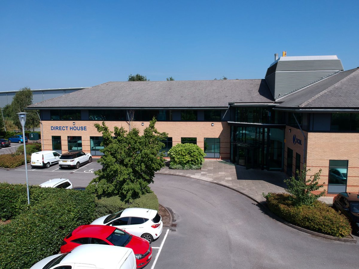 There's not a single cloud in the sky on this glorious day here at our head office in Cheshire.

We don't envy our agents having to wear stab vests in this heat.

#cantpaywelltakeitaway #hottestdayoftheyear #londonheatwave