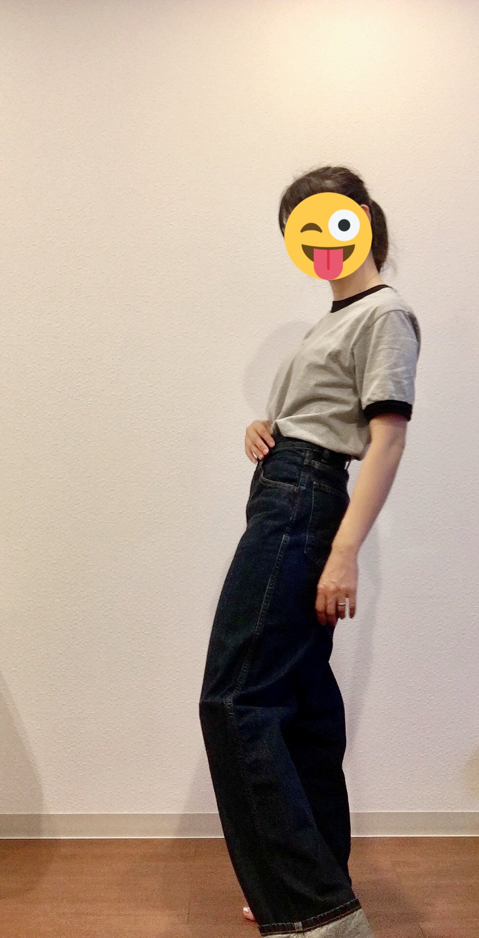 朽ち子 Uniqlo ｕ ワイドフィットカーブジーンズ 67 前に出てたｕのワイドデニムに比べて布が薄い 夏涼しいかな ロールアップして履くのもかわいいかな 横から見るとウエスト細見えする 股上深めで脚長く見えるシルエットになってる 骨格ストレート