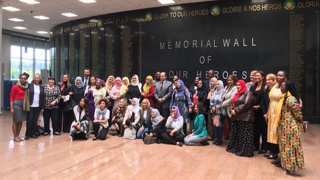 A group of Yemeni women mediators met with <a href="/AU_PSD/">AU_PSD</a> today to exchange experiences on women’s inclusion in peace efforts - plenty of food for thought and collaboration! They have been in Addis this week for a workshop organised by <a href="/cmioffice/">CMI – Martti Ahtisaari Peace Foundation</a> and supported by the EU.