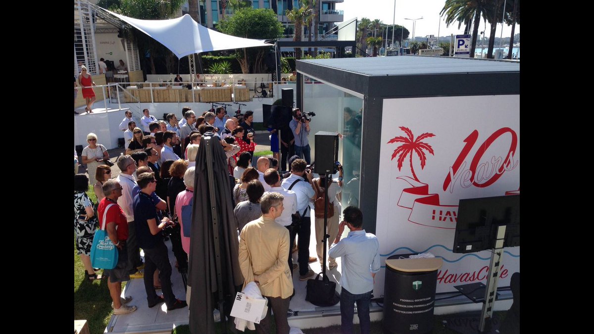 jeanch's tweet photo. #2016 : création et réalisation de Marty, le canapé du futur. Présentation à Cannes par Yannick Bolloré, Raphael de Andreis et Jacques Séguéla en Guest Star ! #17ansChezHavas https://t.co/liJKxZ5KQs