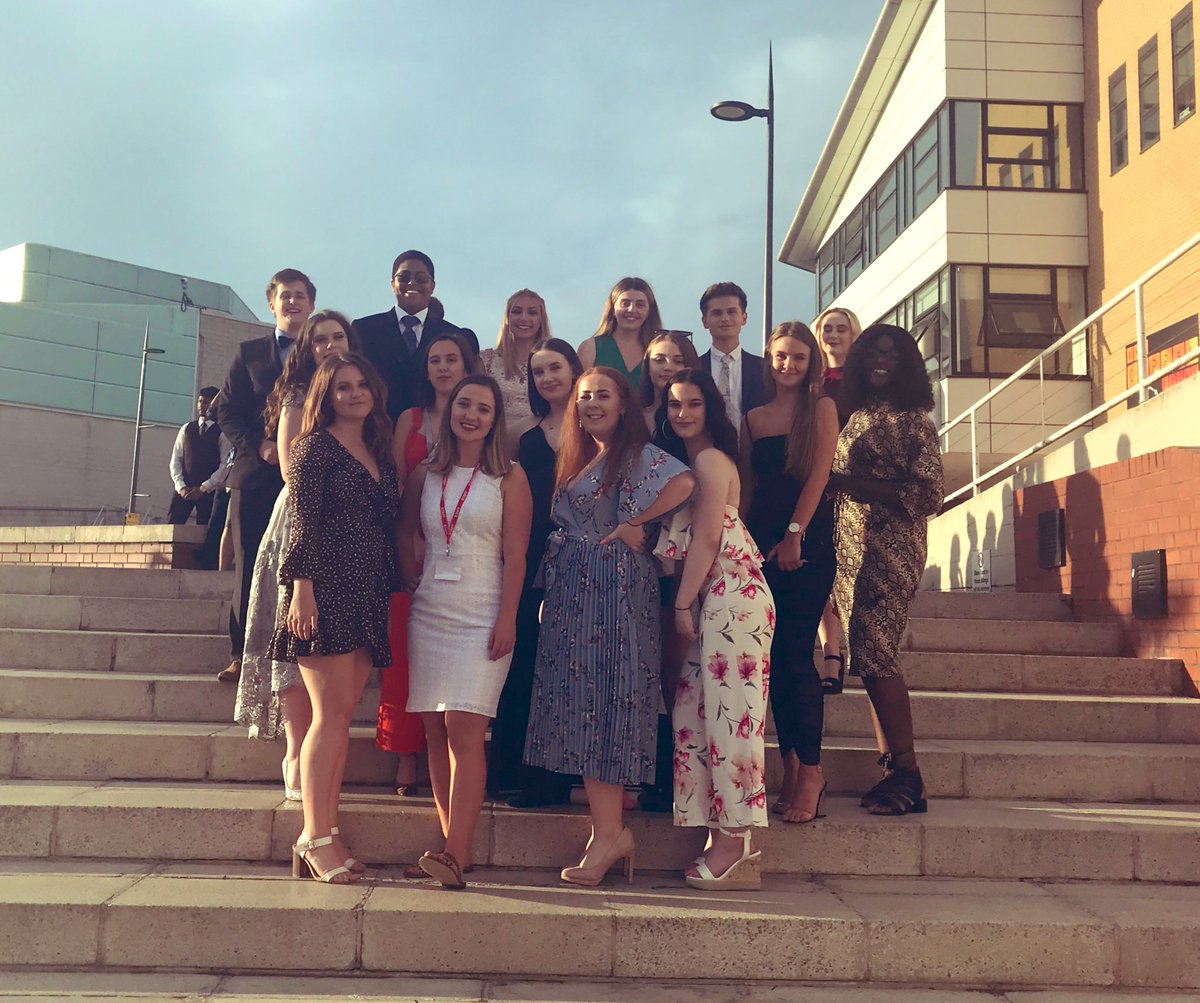 LUpathwaystolaw's tweet photo. And that’s a wrap! Thank you @suttontrust for an incredible four days! #summerschool #pathtolaw #pathwaystolaw #accesstolaw https://t.co/oEfLMLezRM