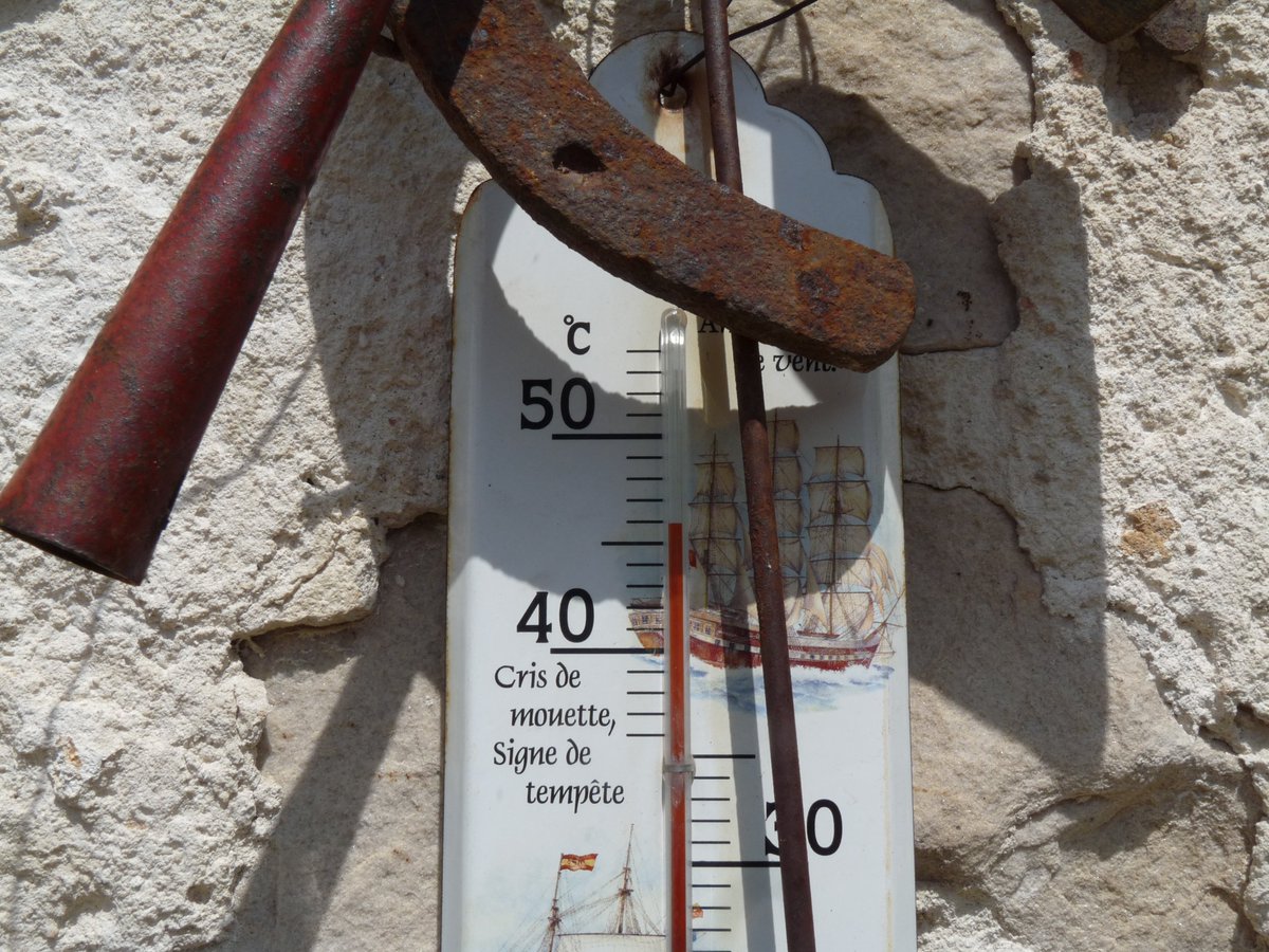 le thermomètre de ma grand-mère est dans le mal #canicule #alerterouge