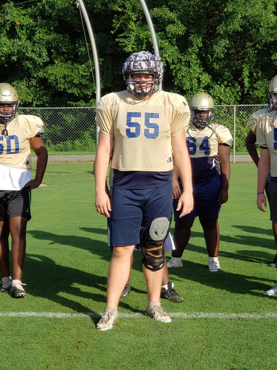 DaculaFB's tweet photo. NCAA coaches, Jake Royals, @RoyalsJake, co2020, 6'6", 290lb, OL/OT, 1040 SAT, 2.77 core GPA, updated hudl highlights below. @SamfordFootball @kennesawstfb @MercerFootball @GeorgiaStateFB
@GSAthletics_FB 
@RecruitGeorgia @BIGFACESPORTS06
@CoachRaw_

https://t.co/OpHbvuvsJ7 #hudl https://t.co/25afJvmB2h
