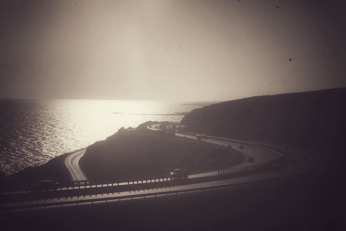 CelineEyes's tweet photo. Route et autoroute
#route #autoroute #crète #onetheroadagain #noiretblanc https://t.co/IE4u0wI7Yp