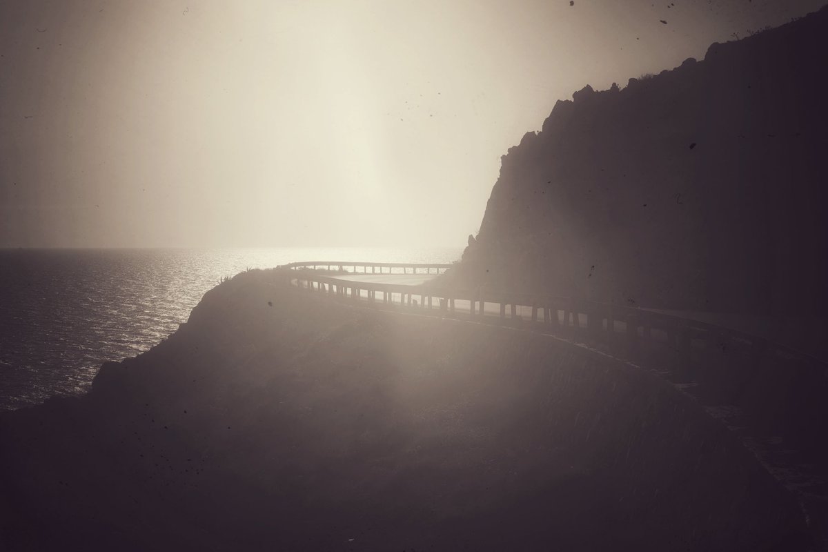 CelineEyes's tweet photo. Route et autoroute
#route #autoroute #crète #onetheroadagain #noiretblanc https://t.co/IE4u0wI7Yp