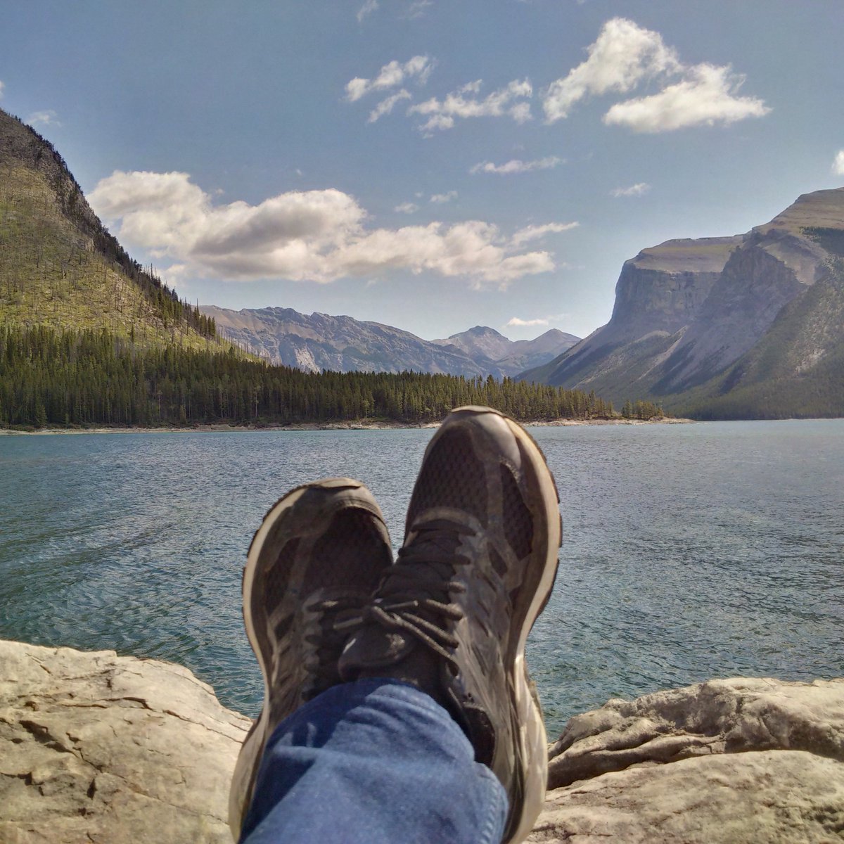 Cooper_crs's tweet photo. New year. New lake. Same shoes! Work doesn't even know I'm gone! #stillrelaxing #easydoesit https://t.co/7NGc46Ubql