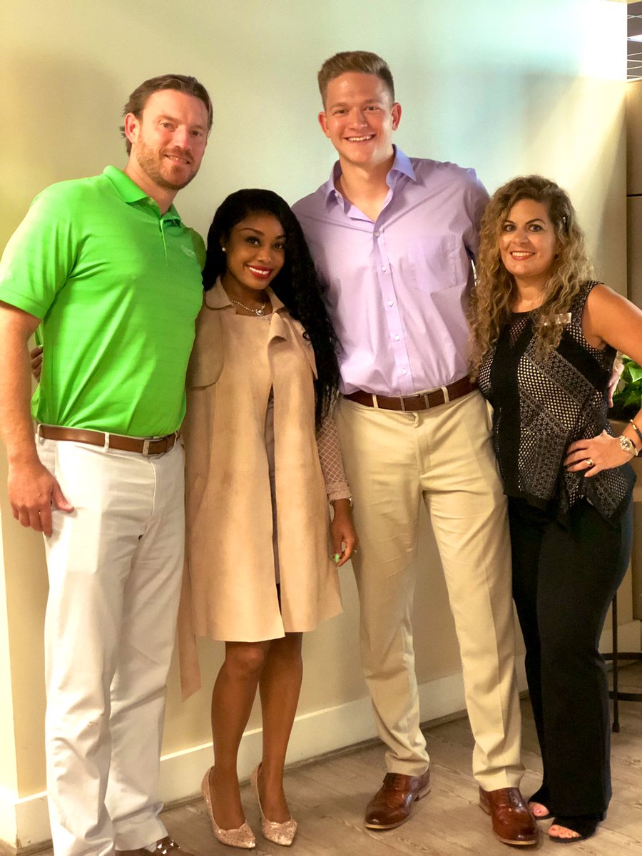 I just want to say thank you to <a href="/diamondresorts/">Diamond</a> @at_LimestoneCo and <a href="/TheVacationDR/">Mike Flaskey</a> for this great opportunity getting to experience this great company🙌 it’s been an amazing experience and I am truly grateful! #NationalInternDay