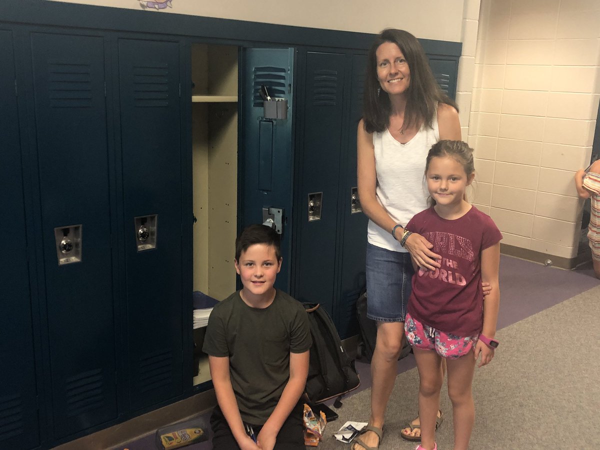 Brownsburg_CSC's tweet photo. BCSC Middle School Registration continues until 7pm today at East and West. Students get team and locker assignments, class schedules, IDs and more! #BCSCback19 https://t.co/KEZi3N9YJq