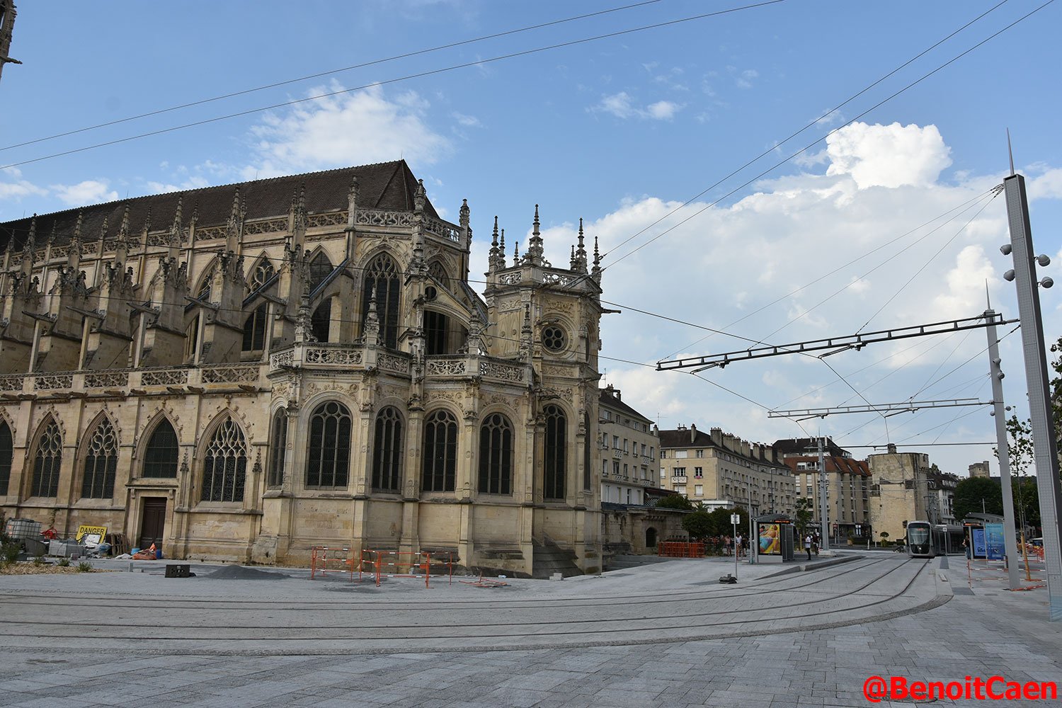 [Tramway] Avancement du projet - Page 21 EAV1wTRW4AA4Sud