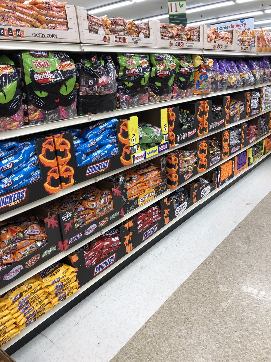 Amymiller416's tweet photo. @shaws really?? An entire section of HALLOWEEN CANDY? Halloween is 1/4 of a YEAR away....can’t you let us enjoy summer before rushing almost winter!? 🙄🙄 https://t.co/KGzxizUJoH