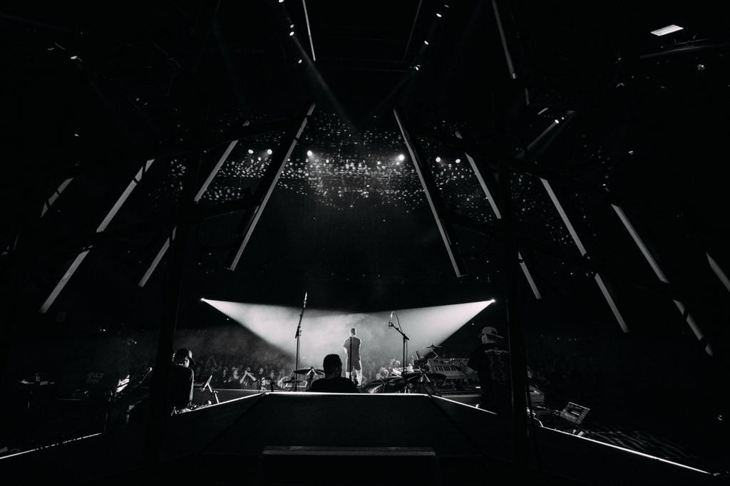 LonCanvas's tweet photo. tour has been incredible. new post on my instagram. https://t.co/G8xnQlIvpg  🙏🏾 https://t.co/m2wrtgcNjC