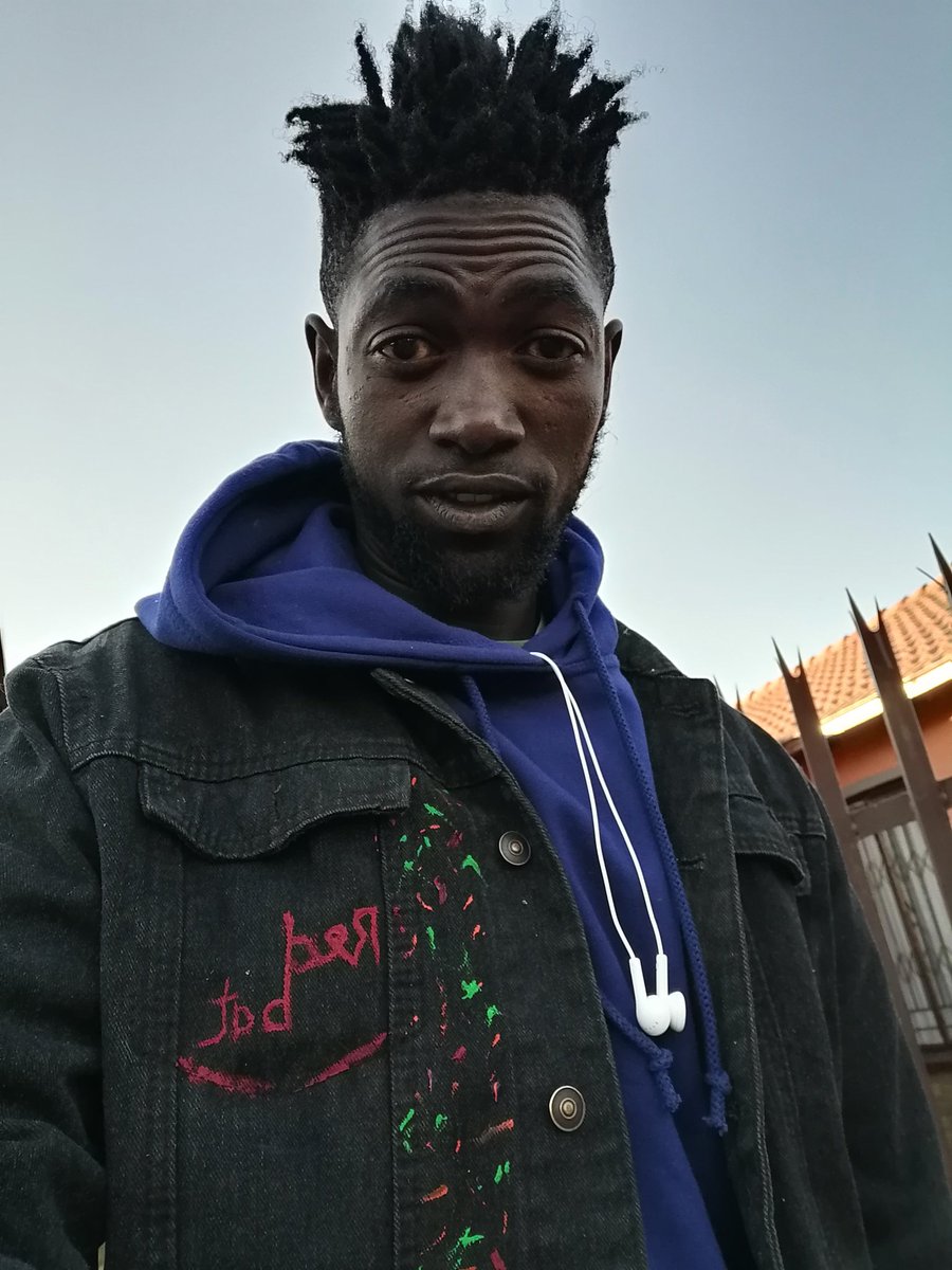 Blackish_mk's tweet photo. Argue alone or go tell vho Redbat😎 https://t.co/PQA4LUKaAB