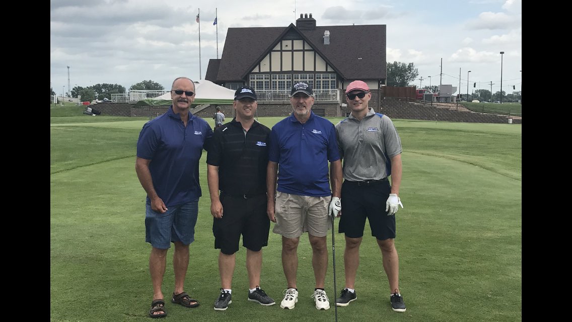 caryeades's tweet photo. Team @FargoForce taking part in the annual Moorhead Youth Hockey Golf tourney 2day !
#throwingdarts
#sinkingputts
#⛳️ 🏌️ https://t.co/sADyrPR5BN