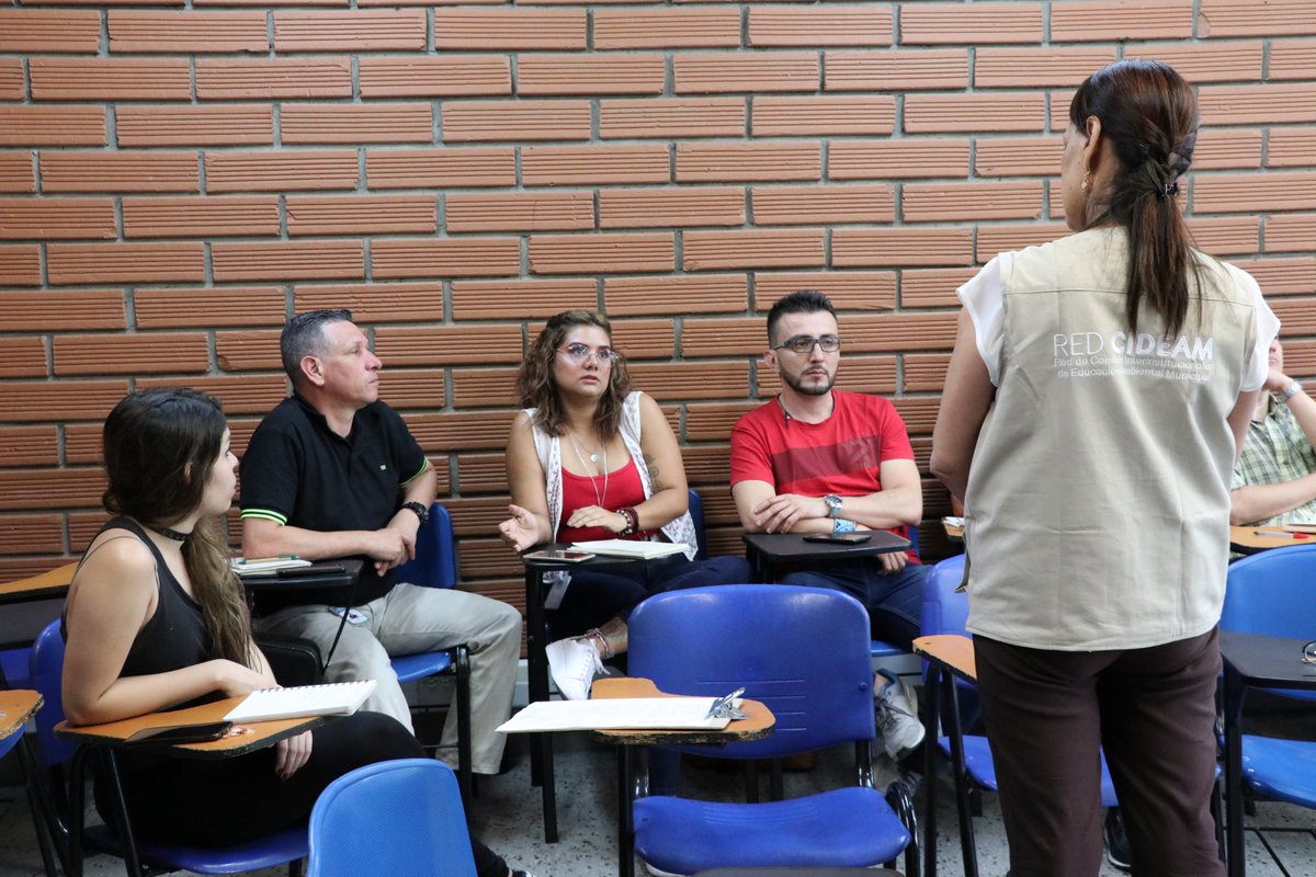 educacion_udea's tweet photo. Segundo encuentro formativo RED #CIDEAM. Convenio entre @Corantioquia  y @educacion_udea @UdeA  para el fortalecimiento de la educación ambiental como un proceso de transformación cultural en los territorios. https://t.co/lIrsRAqFQg