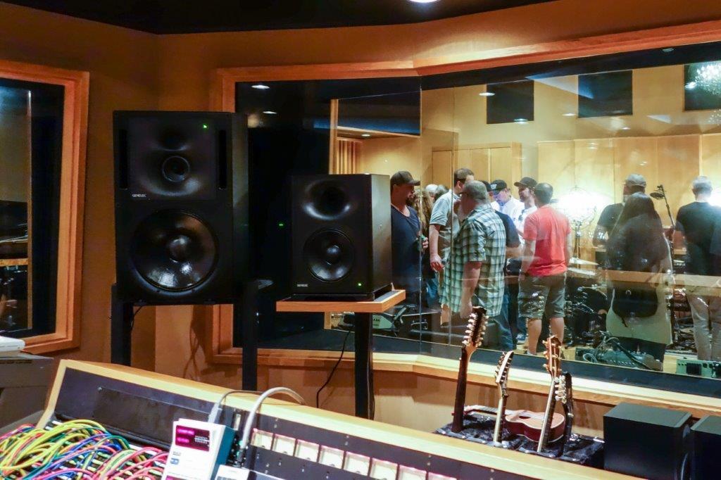 Genelec's tweet photo. We recently invited the Nashville audio community - engineers, producers and artists - to come experience the #GenelecS360 and #GLM3 calibration software first hand, in a world class studio environment. https://t.co/YjH9A2ZWdg @genelecusa @jwhitcore https://t.co/d4nCtFOcv4