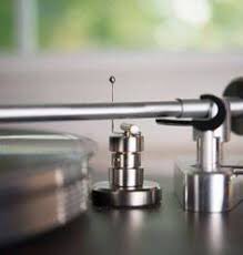DrDiscRecords's tweet photo. We now carry integrityhifi products! We will be stocking their "Tru-Lift" Automatic Tonearm Liter, which uses a trigger mechanism to sense when the arm is at the end of the record to lift it automatically. Perfect for those of you who have Manual Turntables! https://t.co/XV6qkWg6rP