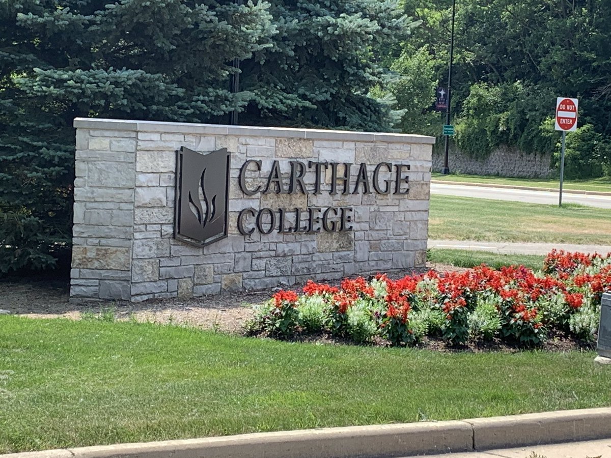 RobertL815's tweet photo. Had an amazing Visit at Carthage. Thank you to @coach_hensel for inviting me to visit this beautiful campus! https://t.co/jBc6kxPpRs