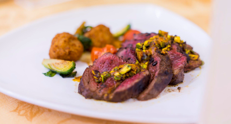 Another winning @AlounFarms Culinary Competition recipe, from Farrington High School! Seared Beef Tenderloin with Indian Korma Sauce buff.ly/2LMZplR #Hawaiigrown #ourfoodisourfuture