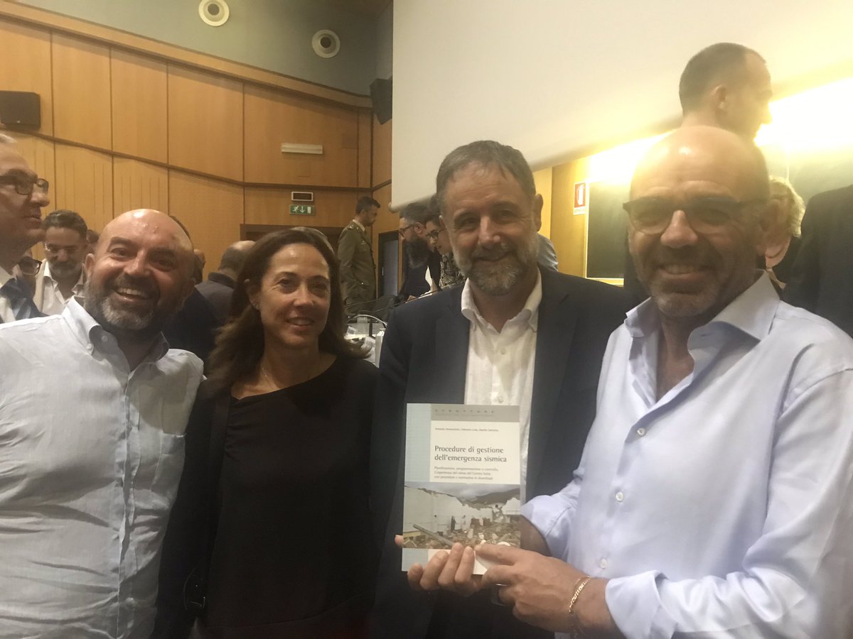 edilmag_app's tweet photo. Con @Edison4Gov alla presentazione del libro di "Procedure di gestione dell'emergenza sismica" @SapienzaRoma @protezionecivile https://t.co/YK8Yd2G56R