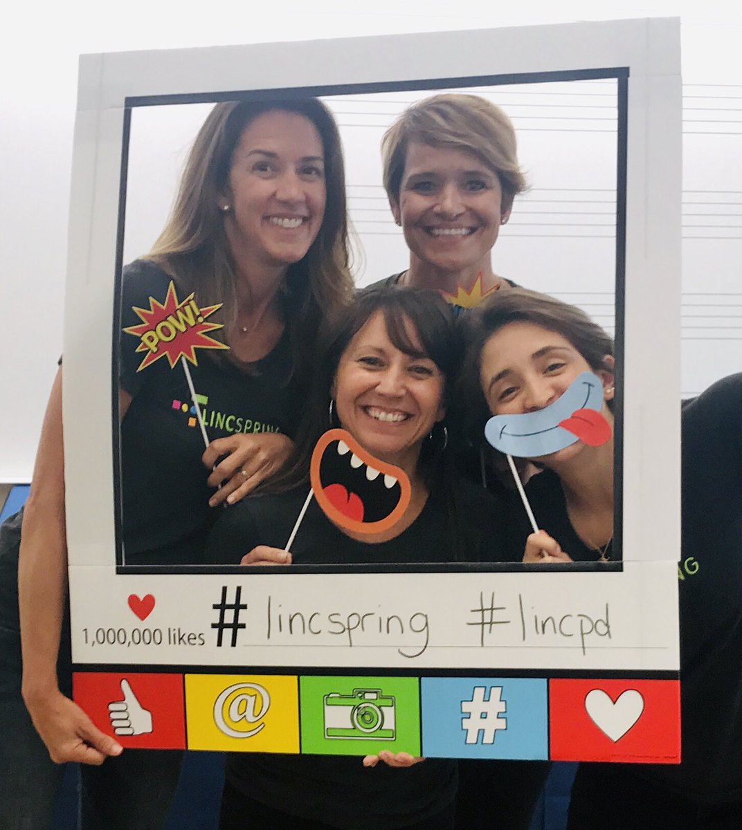 TeachOnTheEdge's tweet photo. That’s a wrap on @edcampNYC summer session! So fun! Big thanks to @hadleyjf, @BuckleyNYC &amp; @KarenBlumberg for the partnership with @LINC_PD! #whyiedcamp #edcampnyc #lincpd https://t.co/OX4I5E6xmf