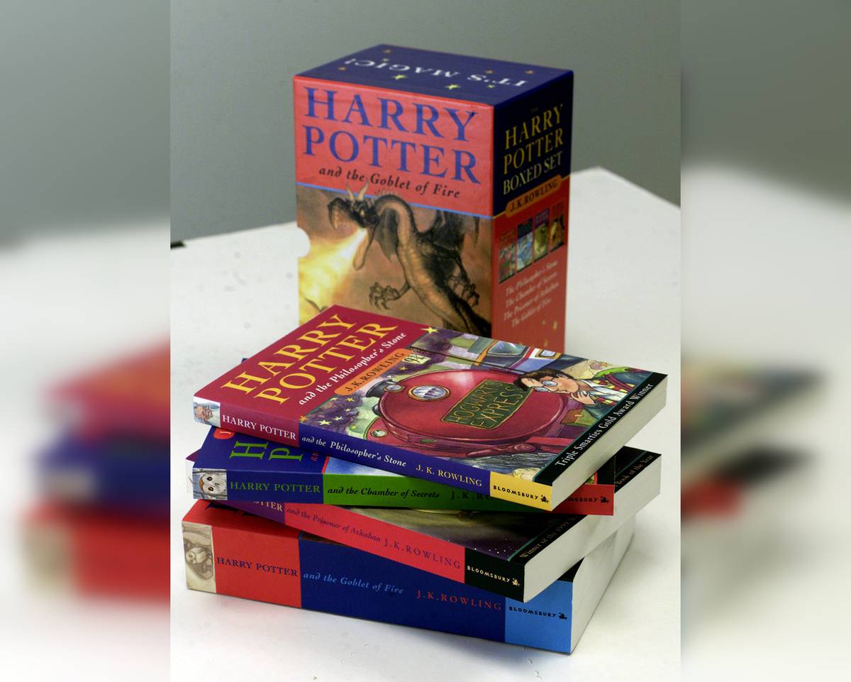 project_potter's tweet image. Whitcoulls Top 100: Harry Potter series tops the charts once more, war and classic books on the rise - New Zealand Herald bit.ly/2XXWGfC  dlvr.it/R950pf