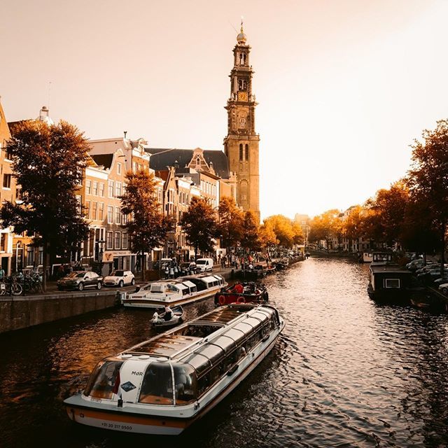 Beautiful summer nights in Amsterdam⁠
⁠
#hotelv #thelobby #MuchLoVefromAmsterdam #Amsterdam  #travel #hotel ift.tt/32RELpW