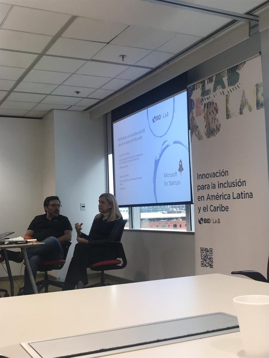 RoblesSusanaro's tweet photo. Rueda de prensa @Microsoft BA @amartino @mvsim @SallyBuberman @DiegoBek lanzando nuestra colaboracion @WeXchange https://t.co/DZPZkItBeS