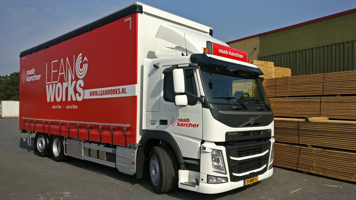 BWestera's tweet photo. Ook deze is weer prima gelukt, wat een plaatje. Chauffeur Roelof véél veilige kilometers gewenst. @Raab_Karcher @RKB_Leanworks @nijwagroep @brinkscarrosseriën. https://t.co/O2wQX6gyAF