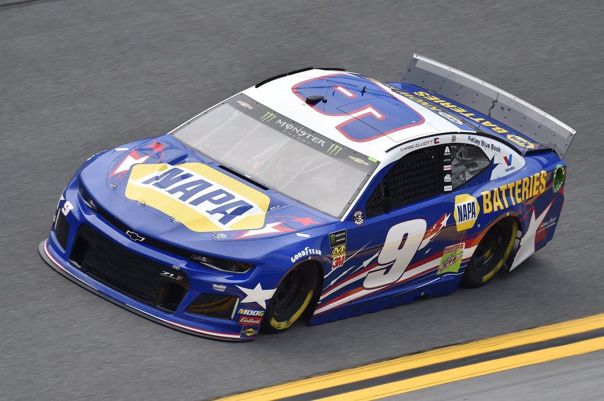 TeamHendrick's tweet photo. #TBT to @chaseelliott’s red, white and blue No. 9 NAPA Batteries Chevrolet that he ran @disupdates for #NAPAMilitaryMonth.
@NAPAKnowHow’s battery offer still runs through the end of the month: https://t.co/6PQnG9Wpgw https://t.co/KnfXHSxzIM