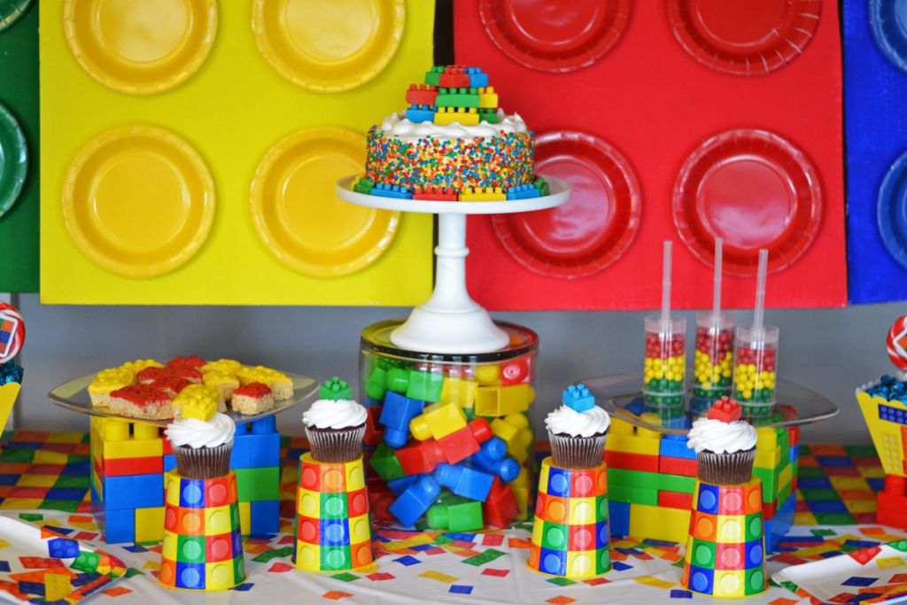 BirthdayExpress's tweet photo. Build the perfect party 🔨  https://t.co/bN7WXSoaoQ https://t.co/QfoWebgYl9