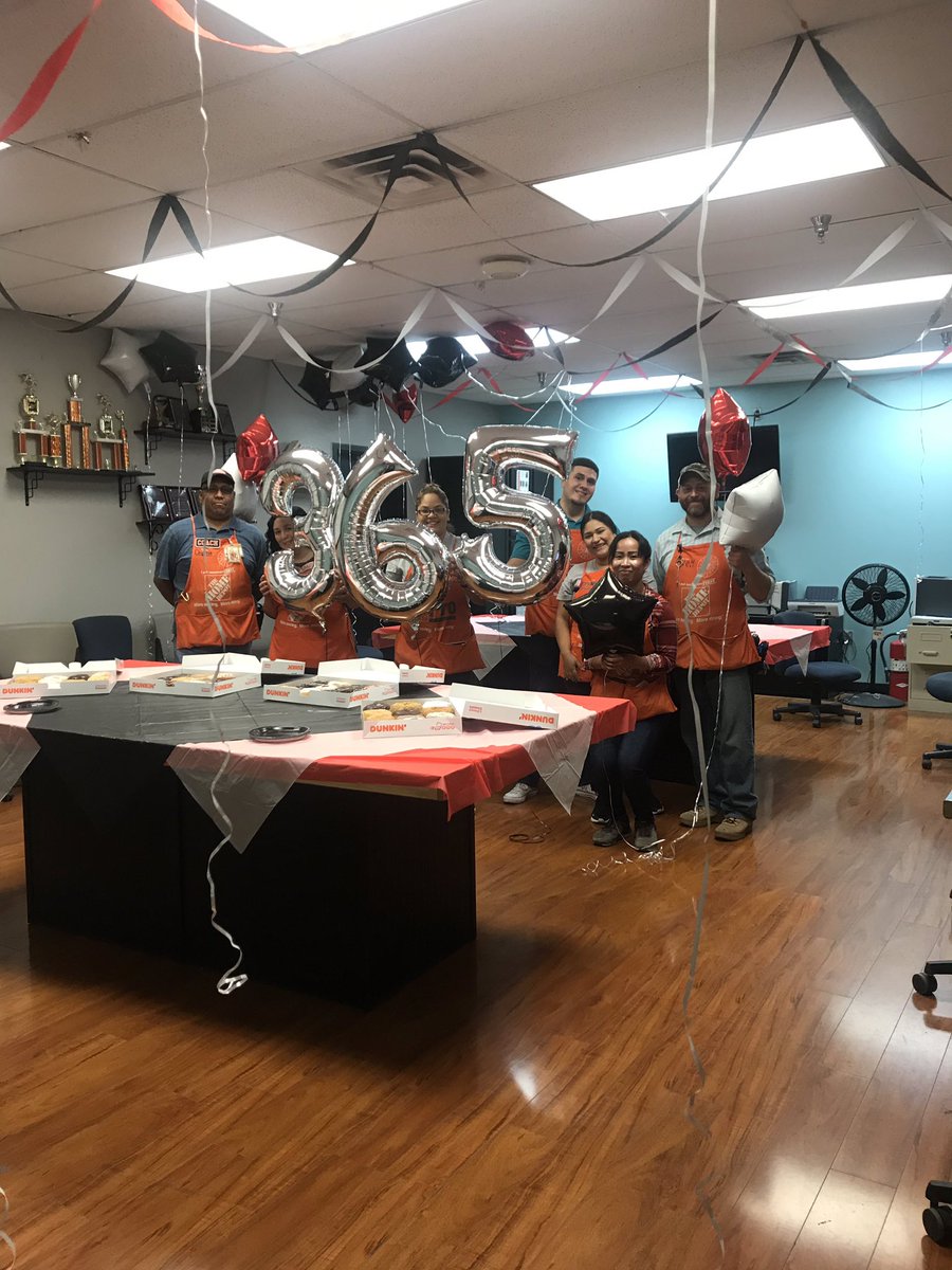 focus8523's tweet photo. Thank you 8523! 365 days safe!! Thank you for always working safe! 🙌🏻3️⃣6️⃣5️⃣⭐️ https://t.co/27MLS4UCFX