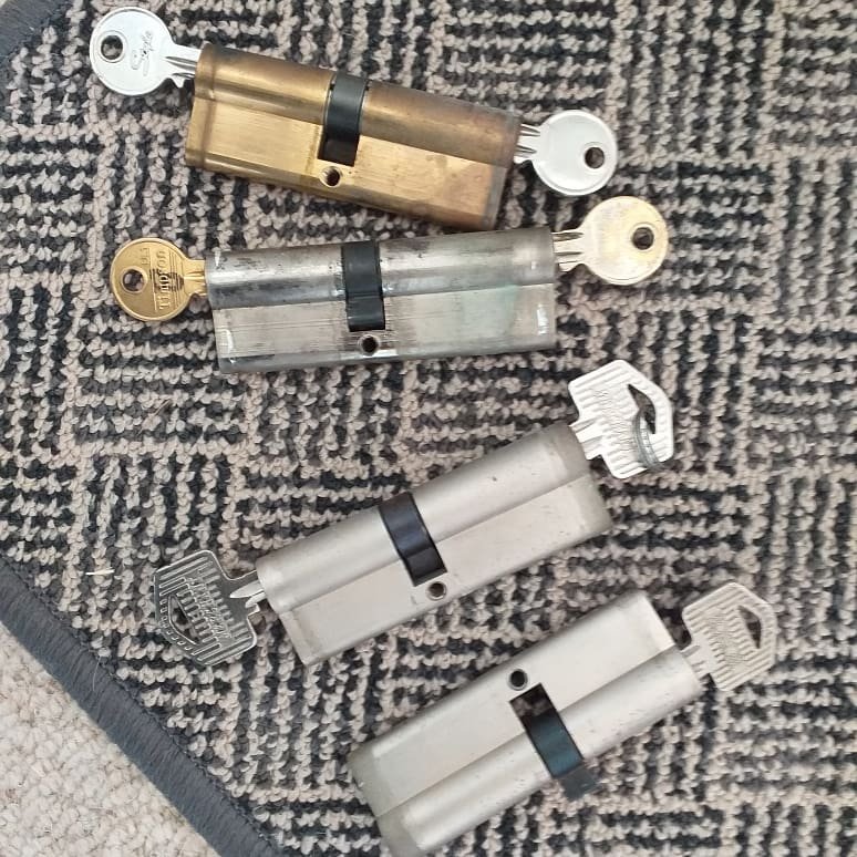 LightningboltLS's tweet photo. Replaced four euro cylinders after a tenant move out in Northallerton today, keeping the property secure. #locksmith #northallerton #northyorkshire  @ Northallerton https://t.co/hFF5L2nzGC