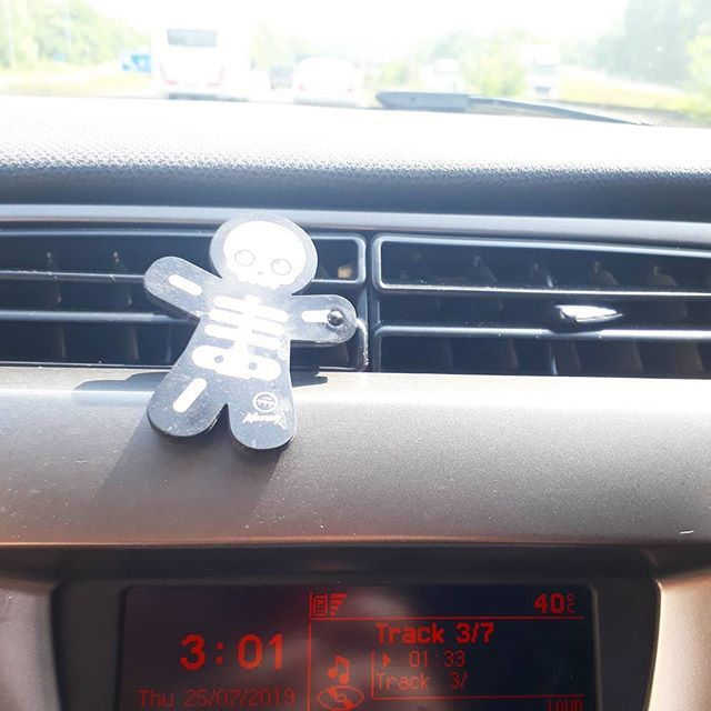 We're in the hottest car ever on the M1 driving down to Beer &amp; Bluegrass festival in Poole. 40 degrees!! Send help. instagram.com/p/B0V62YKBp1Q/