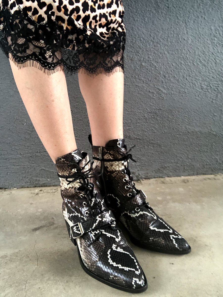 bellasalamode's tweet photo. Prints on prints 🐾

#ootd #leopardprint #printonprint #snakeskin https://t.co/aOHoqiu7Hj