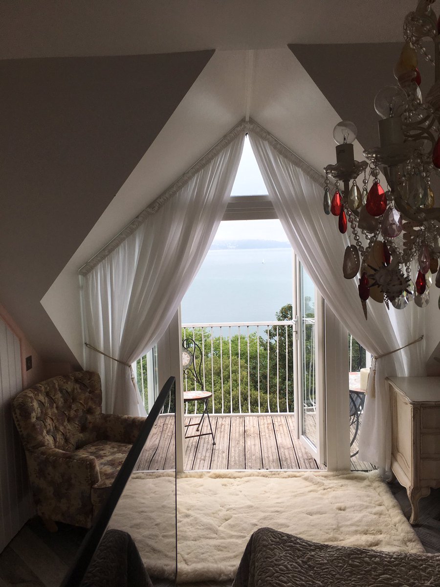 Same room with a view across the bay 🌴👍