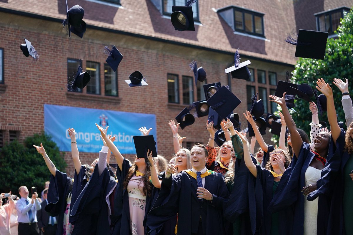 LiverpoolHopeUK's tweet photo. πClass of 2019πEnjoy this short video of the Graduation celebrations π https://t.co/Of4WVV8yVh #HopeGrad https://t.co/KHFfsvoVLQ