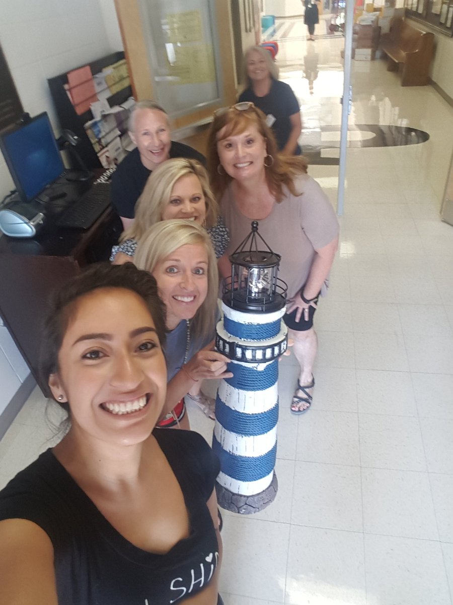 LauraBucio8's tweet photo. Lighthouse selfie #pesleads https://t.co/oAvHV0zQMm